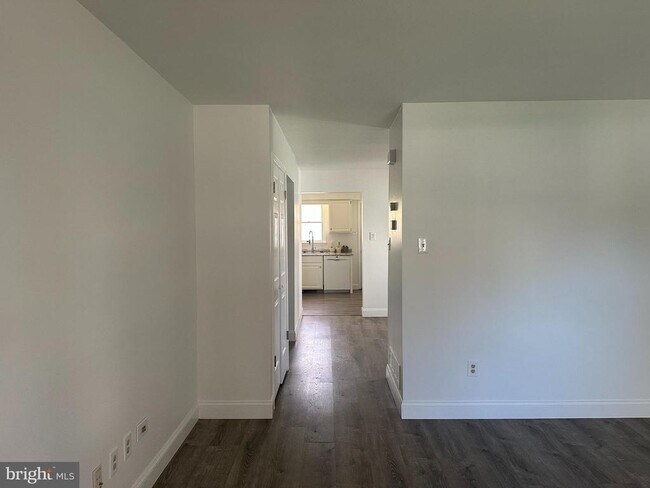 Foto del edificio - 223 E 8th Ave