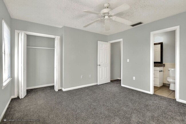 Foto del edificio - 2 Bedroom Townhouse with Views of County P...