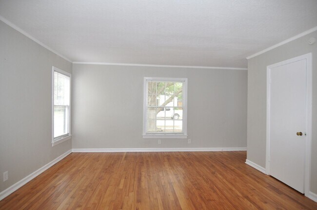 Foto del edificio - 2724-2726 Wayside Avenue