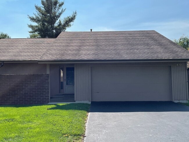 Building Photo - For Lease / Rent