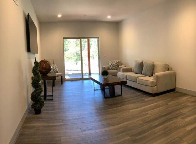 Foto del edificio - 2810 St Nick Way