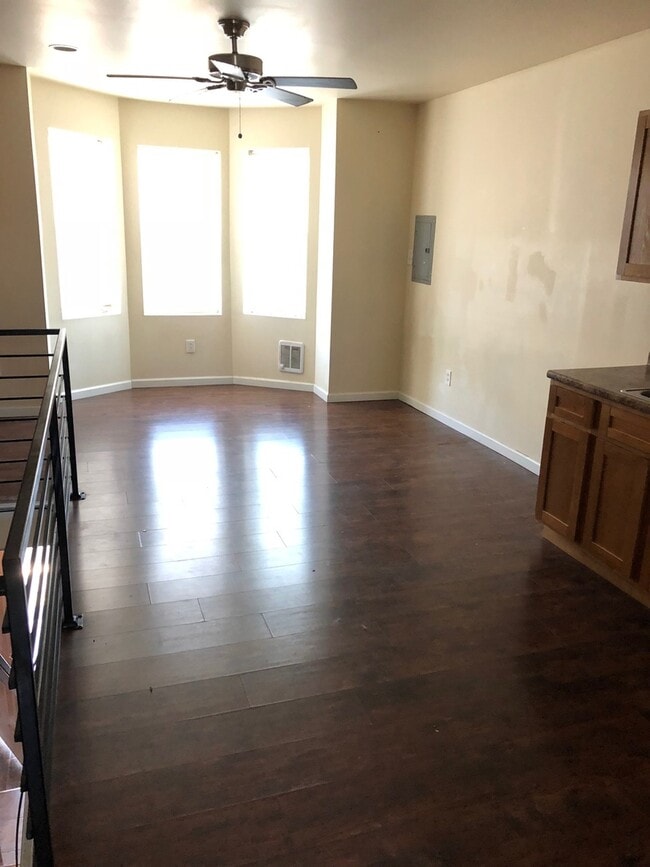 Photo - 1850 Clarence St Apartment