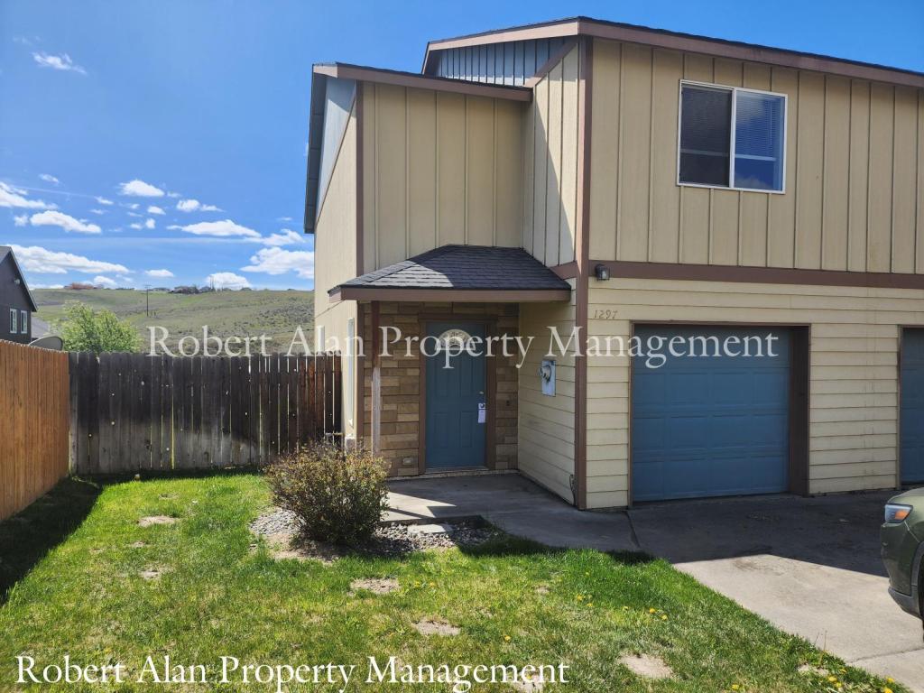 Primary Photo - 1297 SW 12th