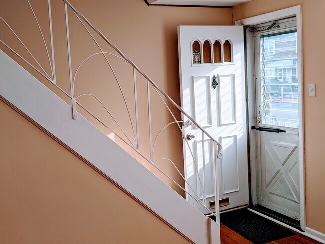 Building Photo - 3730 Richmond St