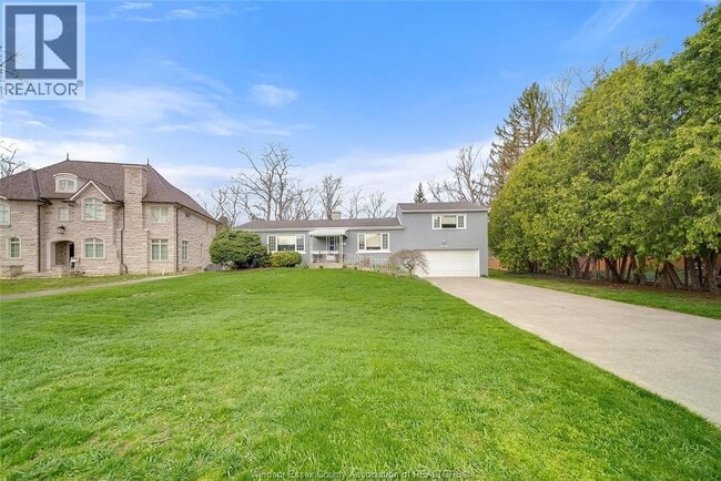 Building Photo - 3985 Roseland Dr E