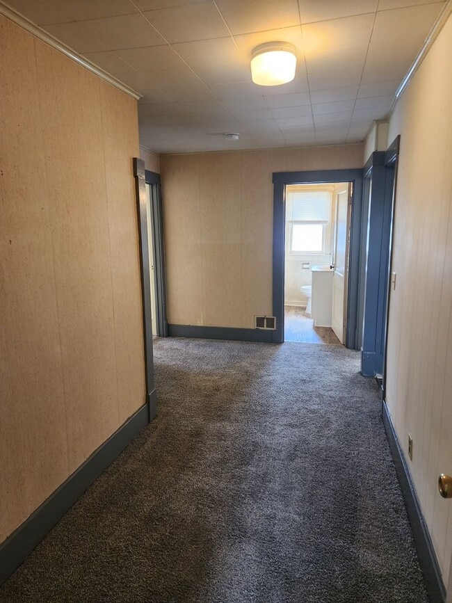 Building Photo - Two unit duplex