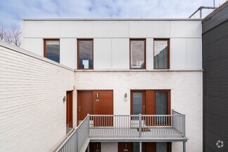 Building Photo - 221 Rue Sainte-Marguerite