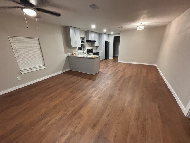 Foto del edificio - 8546 Talton St