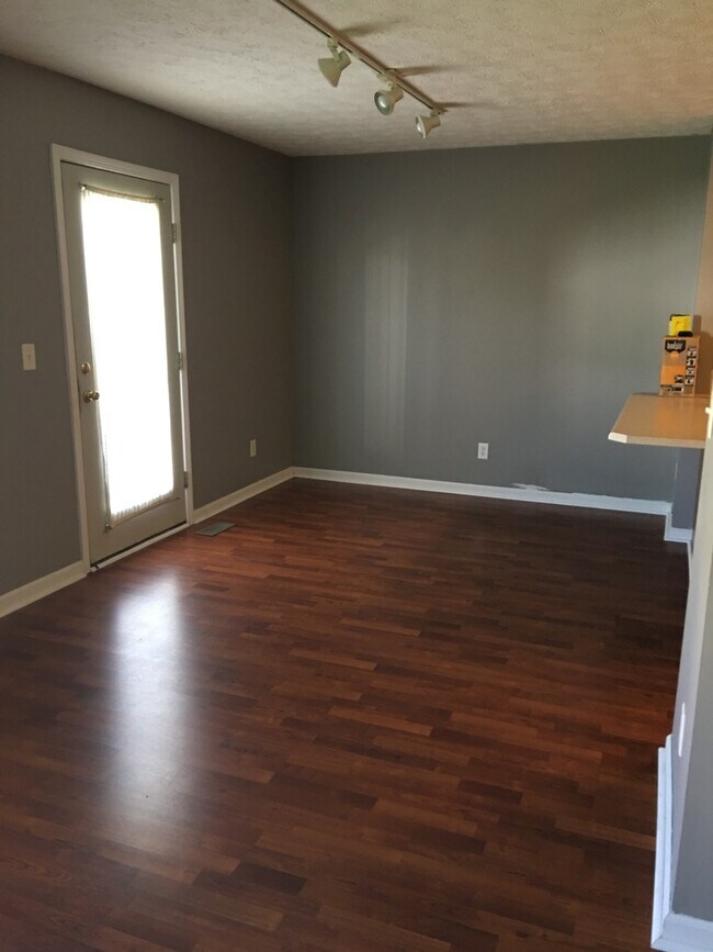 Foto del edificio - 3 Bedroom and 3.5 Bathroom Townhome