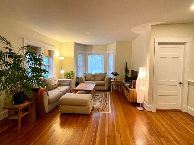 Building Photo - 1 Fort Ave Terrace