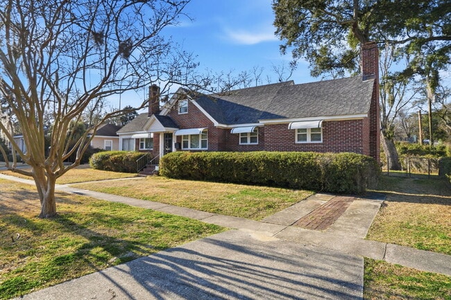 Building Photo - 32 Moore Dr