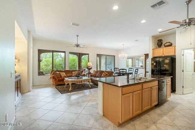 Foto del edificio - 3980 N 164th Dr