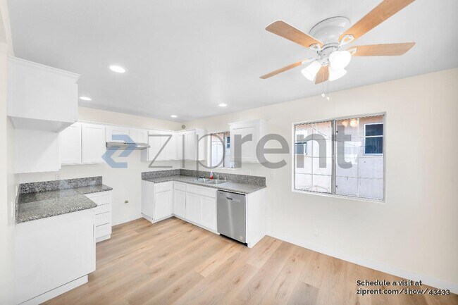 Foto del edificio - 850 W 80th St