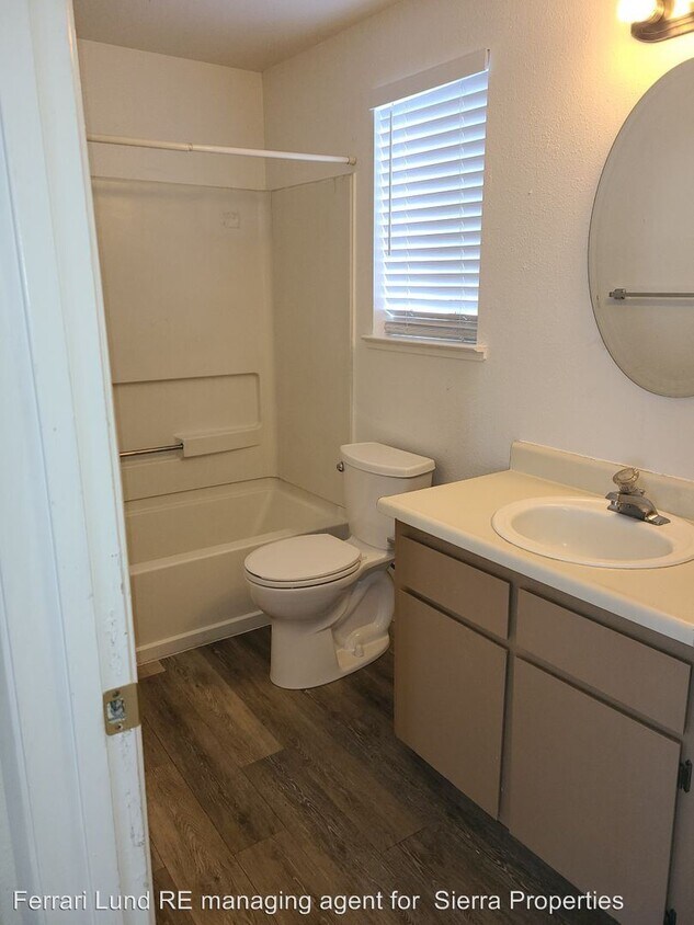 Foto del edificio - 860 E 5th St