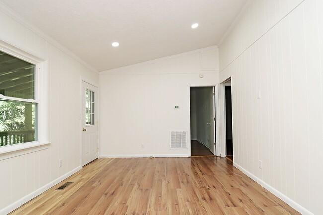 Foto del edificio - Pet-Friendly Crozet Cottage in a Private W...