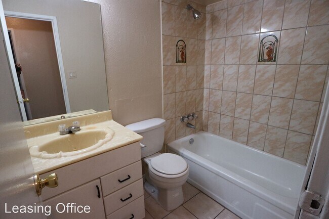 Building Photo - 3 br, 2 bath House - 582 Blue Lagoon Dr