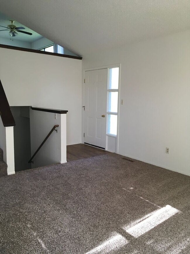 Building Photo - 3 Bedroom Home in SW Loveland!