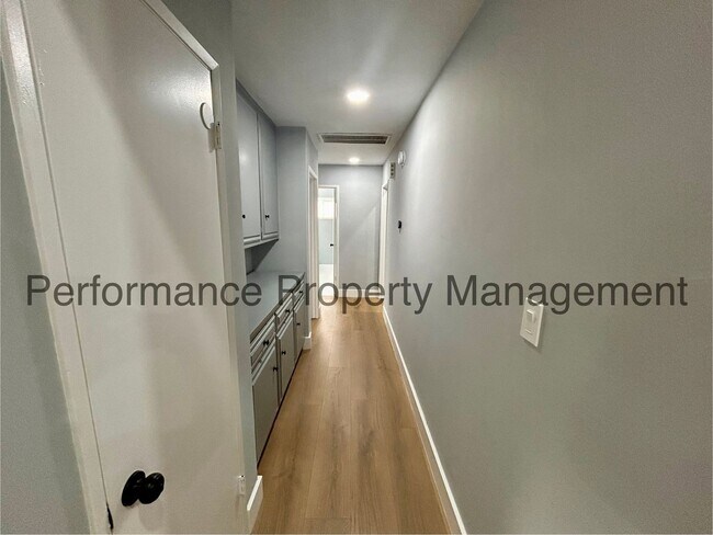 Foto del edificio - 7508 Stockdale Hwy