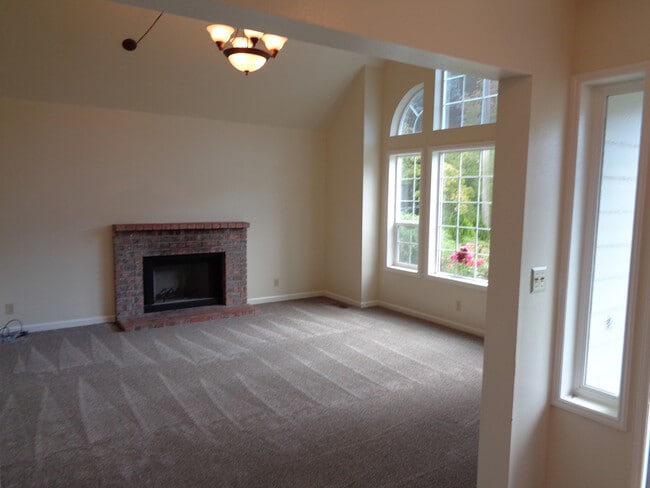 Building Photo - 1266 NW Timber Shadow Ct