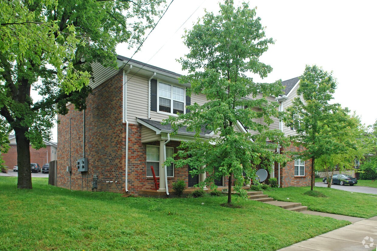 Building Photo - Long Boulevard Townhomes