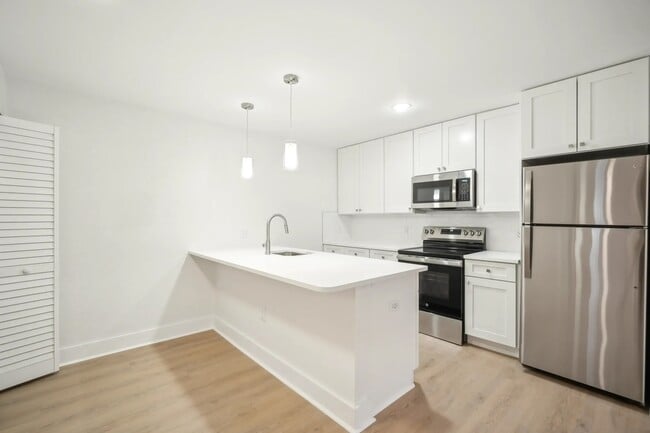 Kitchen - 3001 W. Horatio