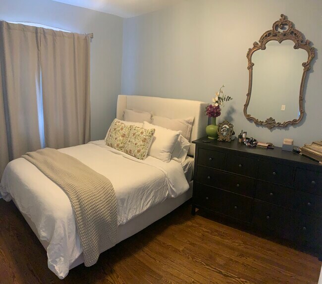 Foto del edificio - 6406 N Hermitage Ave