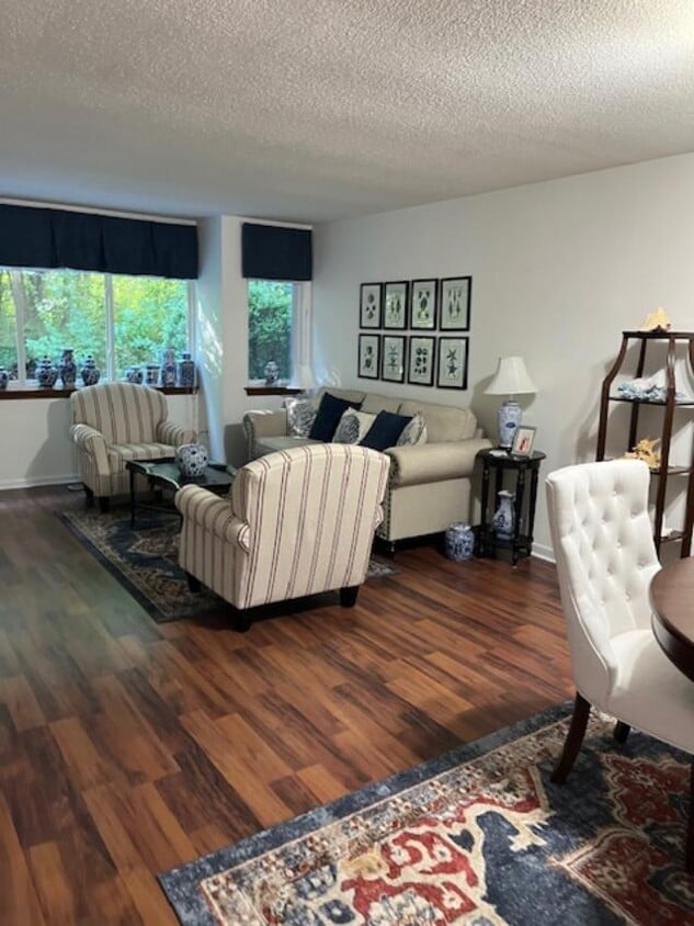 Foto principal - 116 Hilltop Dr