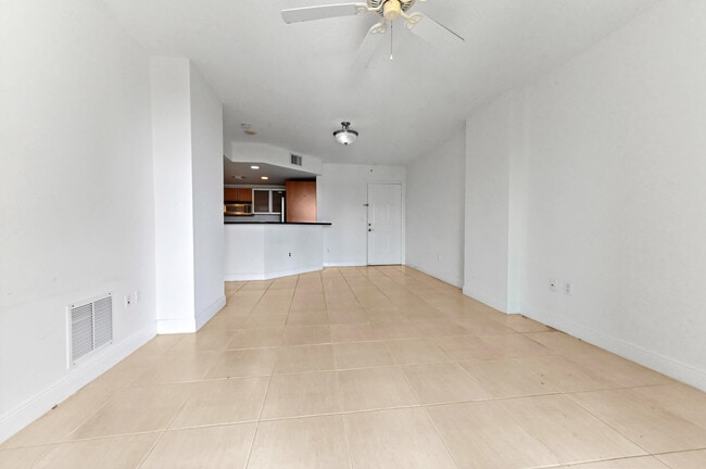 Building Photo - 610 Clematis St