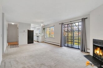 Building Photo - 3011 Lois Dr
