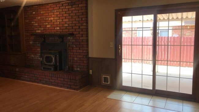 Building Photo - 132 N Rimrock Rd