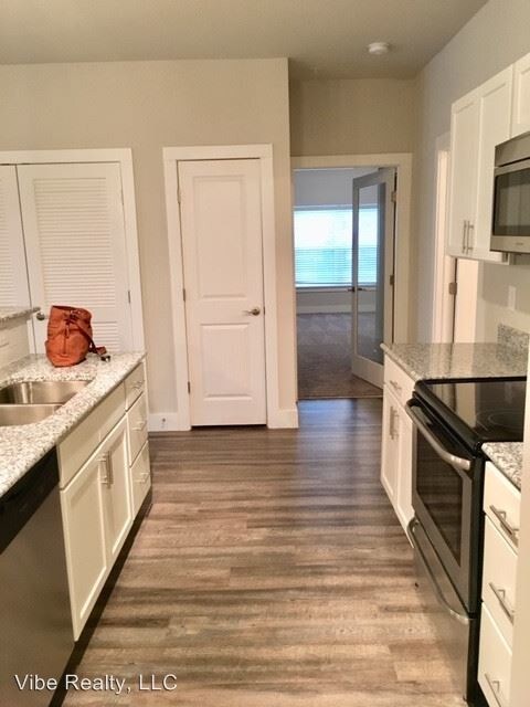 Building Photo - 1 br, 1 bath House - 701 Five Oaks Court
