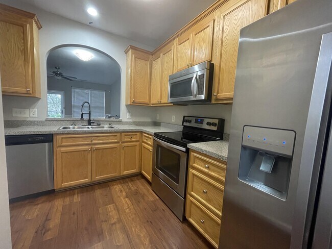 Building Photo - 4122 Brenmar Ln
