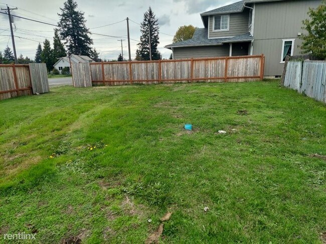 Foto del edificio - 3 br, 2.5 bath Townhome - 16721 A St S
