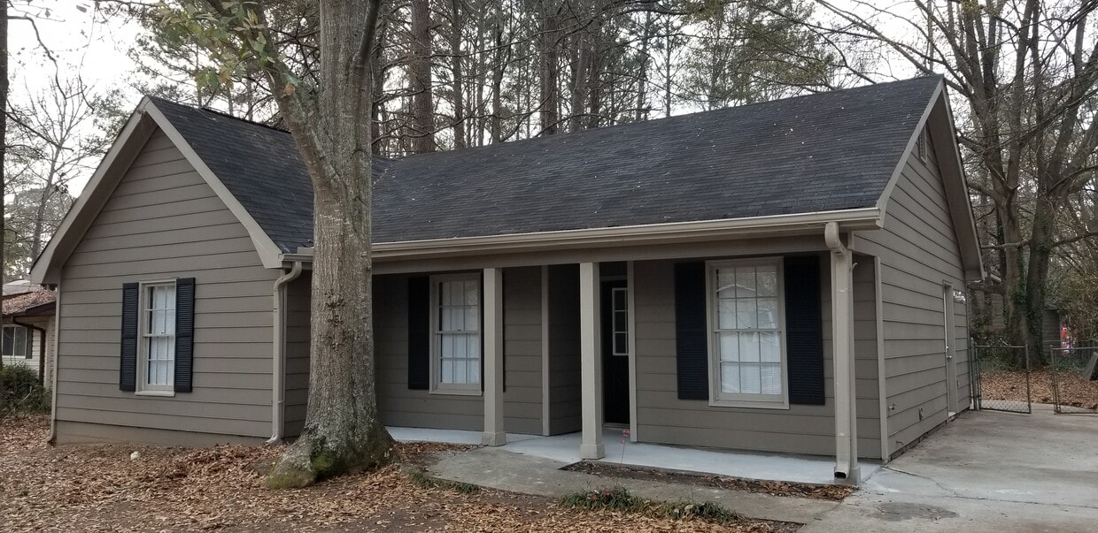Primary Photo - 203 Belmont Dr