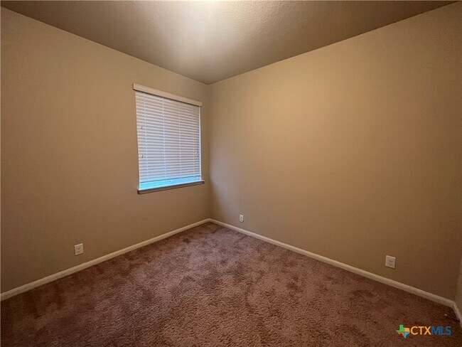 Foto del edificio - 472 Copper Hill Dr