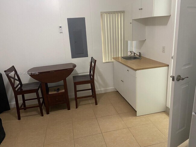 Foto del edificio - 2529 NE 41st Terrace