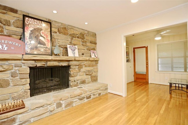 Building Photo - 3018 Conway St