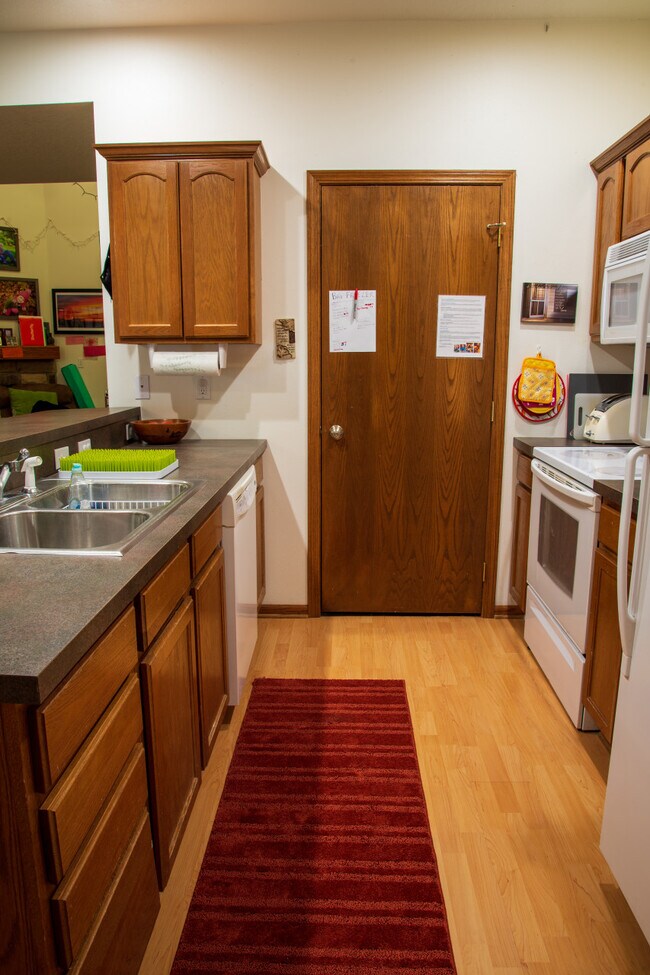 Foto del edificio - East 4th Town Home