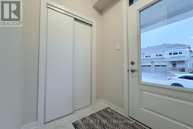 Building Photo - 381 Les Emmerson Dr