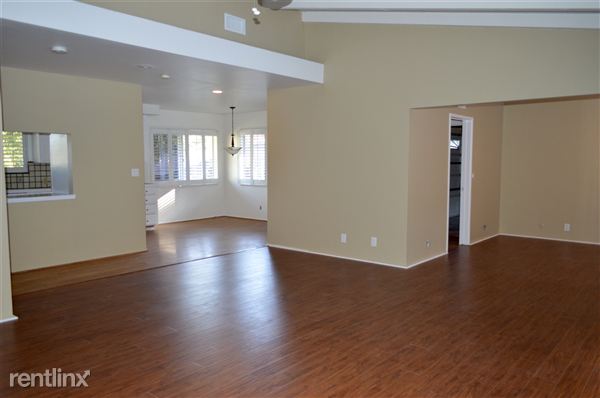 Building Photo - 2039 Redondo Pl