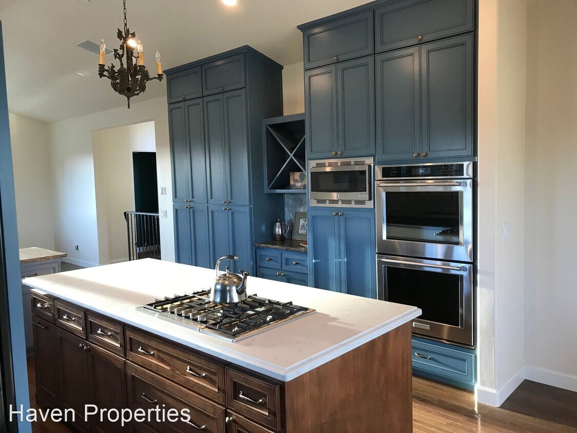 Primary Photo - 3 br, 2.5 bath House - 246 Le Point St.
