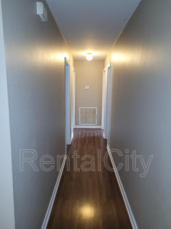 Building Photo - 302 Pate Ave