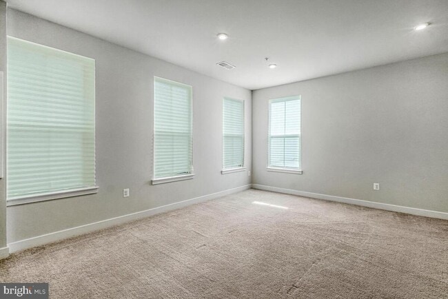 Building Photo - 3760 Charterhouse Alley