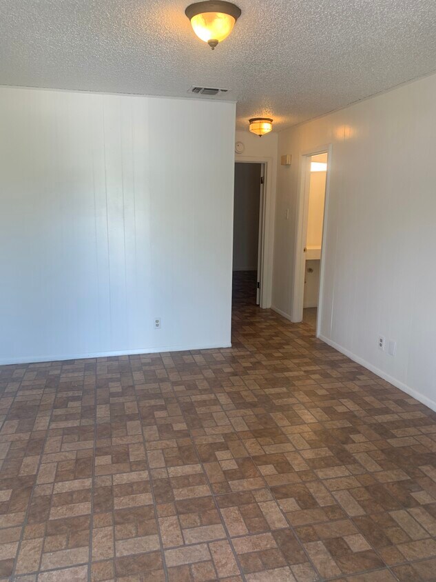 757 S College Farm Rd Unit 1, Stephenville, TX 76401 Apartments in