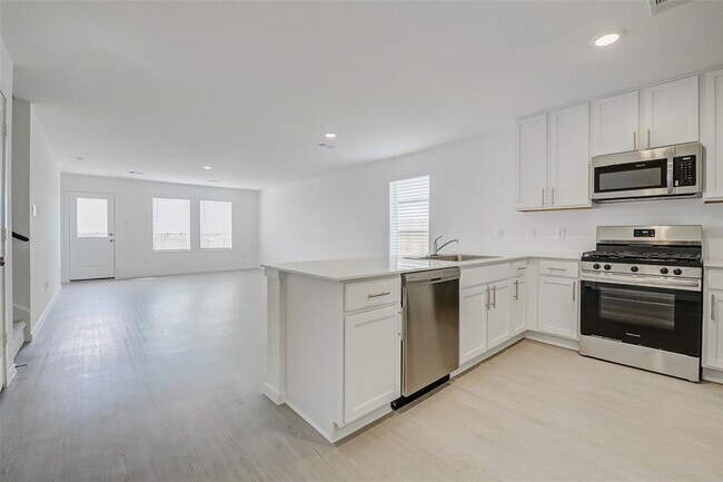 Building Photo - 28907 Rustic Windmill Wy