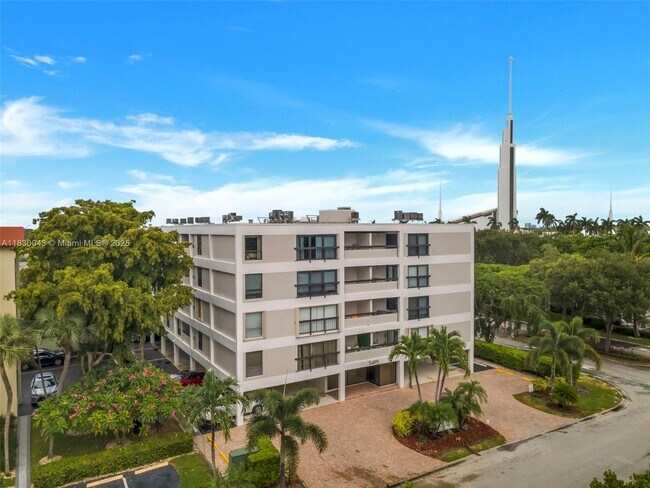 Foto del edificio - 5495 NE 25th Ave