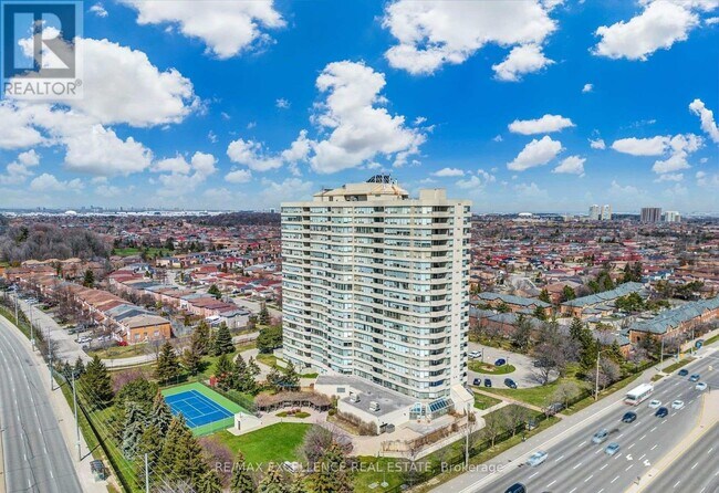 Building Photo - 700 Constellation Dr