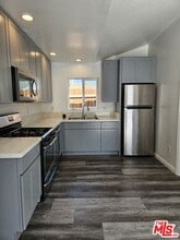 Building Photo - 1219 W 47th St