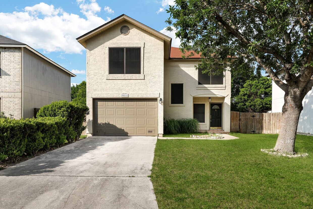 Primary Photo - Stunning 3 Bedroom - 2.5 Bath Home for Rent!