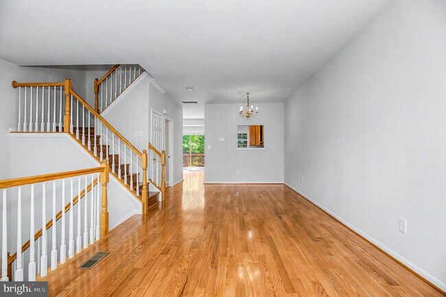 Foto del edificio - 45527 Grand Central Sq